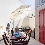 Host Wise - Spacious Bright Flat - Terrace